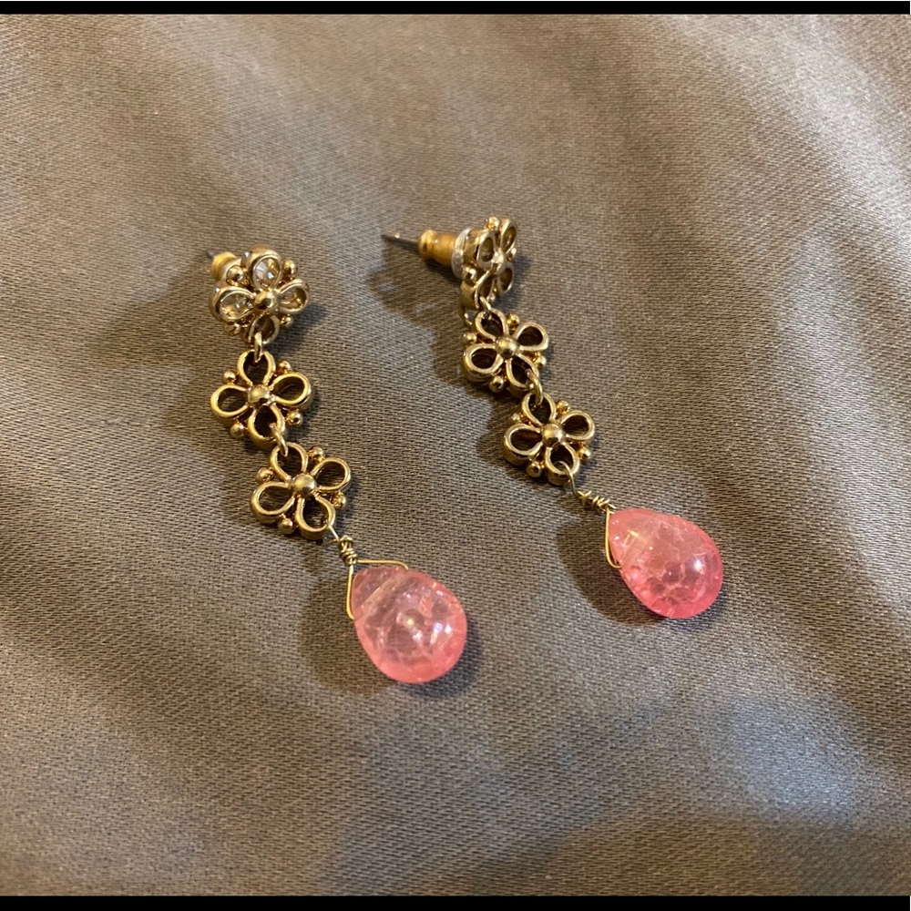 Gold earrings with pink stone - studs
